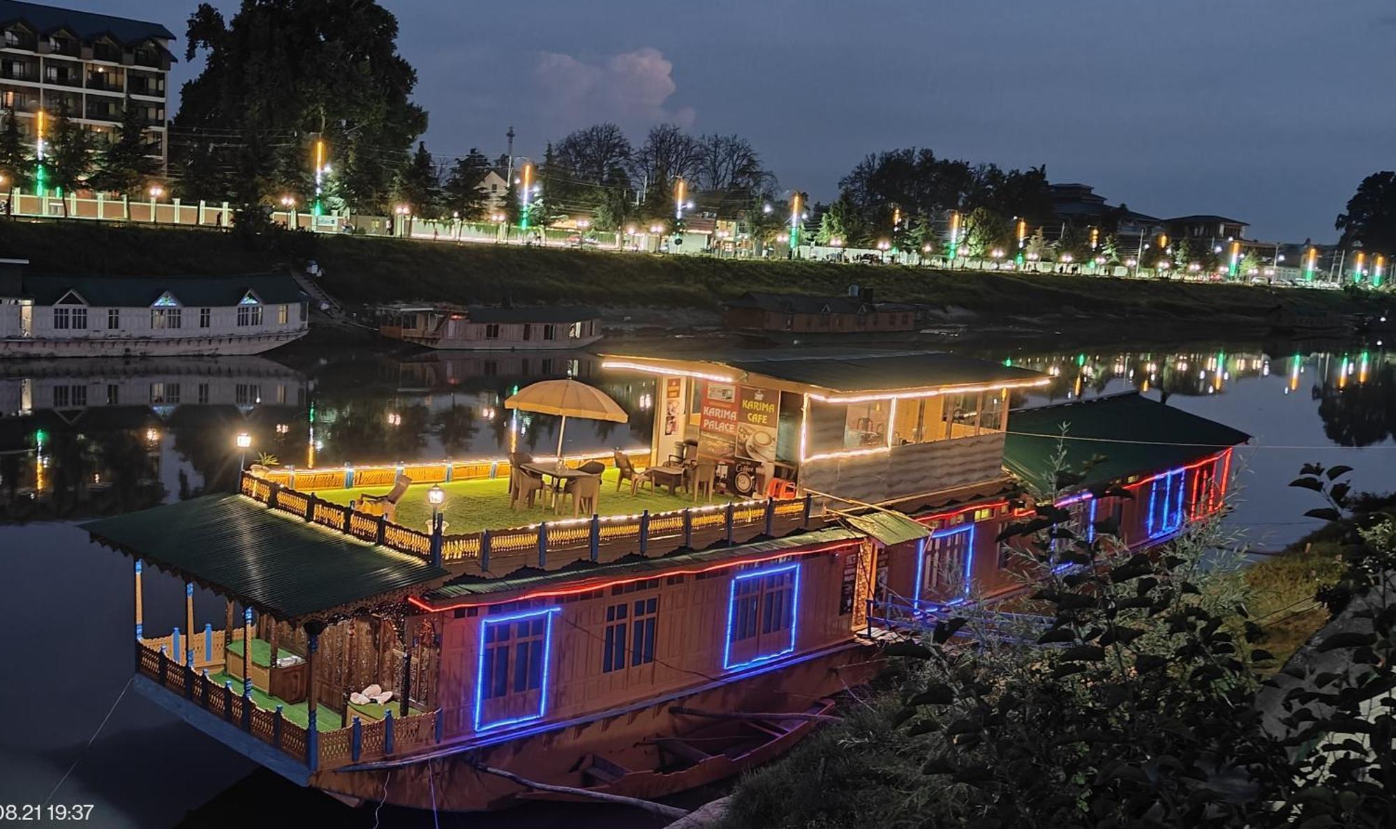 Houseboat Karima Palace Srīnagar Esterno foto