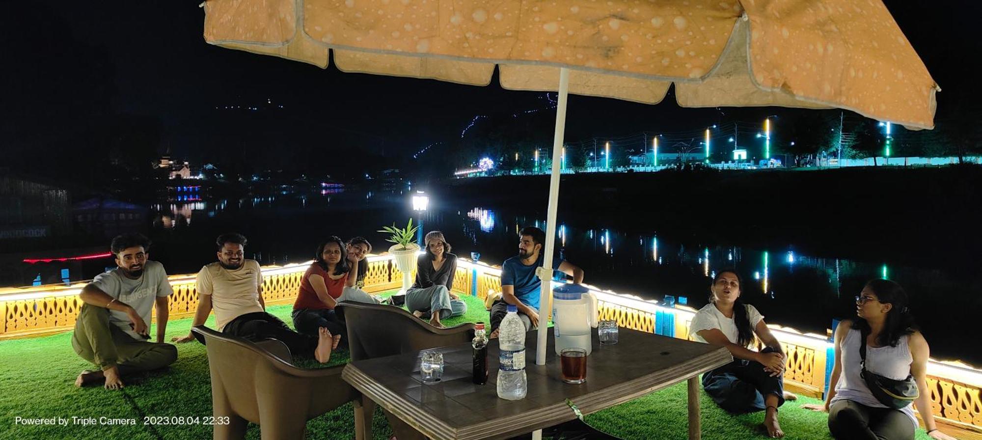 Houseboat Karima Palace Srīnagar Esterno foto